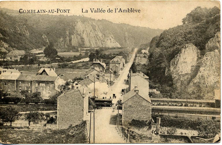 Passage à niveau et train.bmp